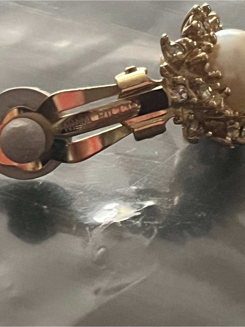 Nina Ricci Gold Pearl Clip on Earrings - Picture 2 of 5